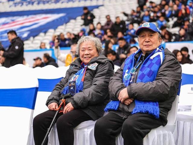 保利体育登录入口-负重前行 绽放申城,上海申花足球俱乐部出征新赛季