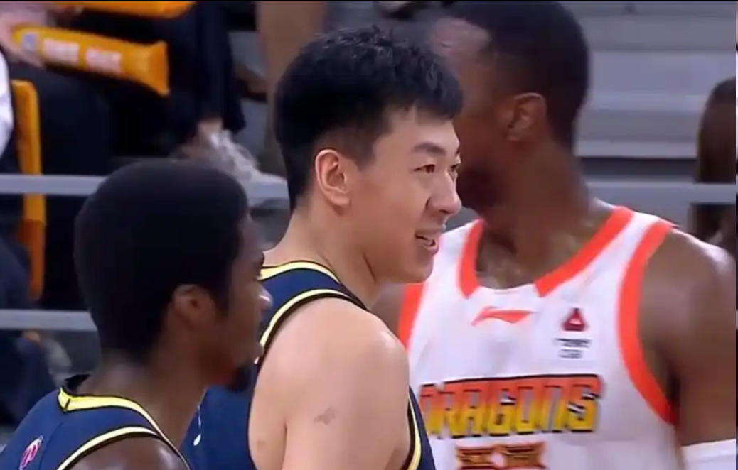 保利体育app下载-0分0板3犯规!不止徐昕焦泊乔,CBA状元郎也被杜锋用废了