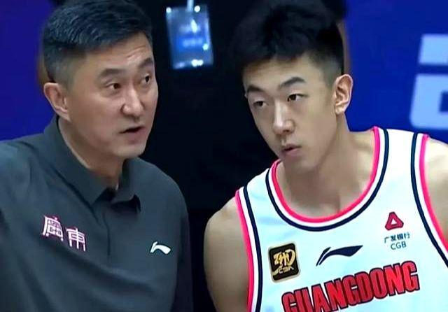 保利体育app下载-0分0板3犯规!不止徐昕焦泊乔,CBA状元郎也被杜锋用废了